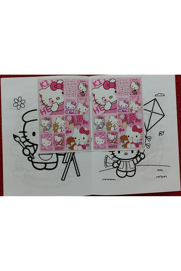 4 adet stickerli boyama kitabı ve 12 li kuru boya kalemi (Kuromi/capybara/squid game/hello kitty) - 3