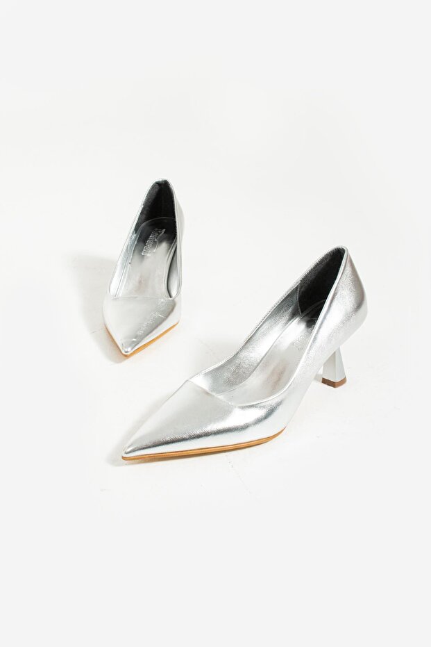 Celande Women's Metallic Skin Silver Heeled Shoes