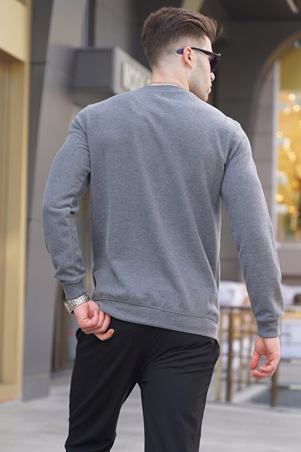 سويت شيرت أساسي ذو رقبة دائرية باللون الرمادي 5799 - 2