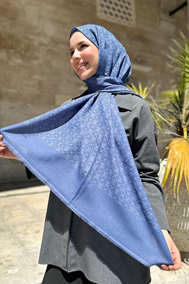 Elegans Monogram Shawl - 1090700 -922 - Blue