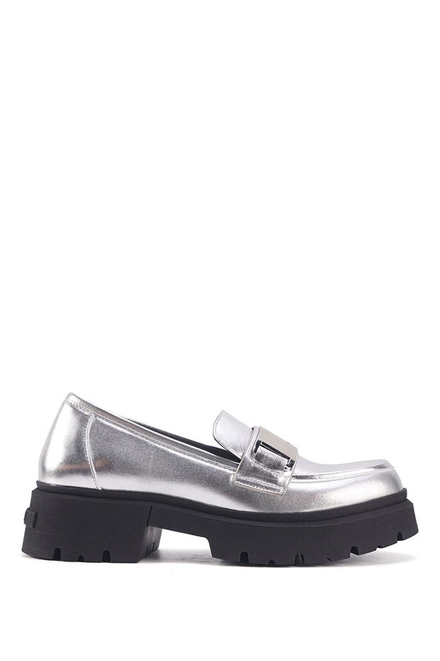 حذاء لوفر نسائي فضي من TREBO 3PR