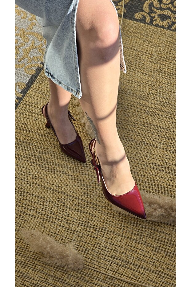 Melinta Buckle Classic Heeled Shoes