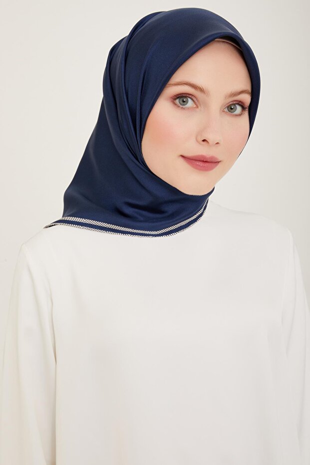 وشاح حرير تيفيل 4009D E24YA4002004-12