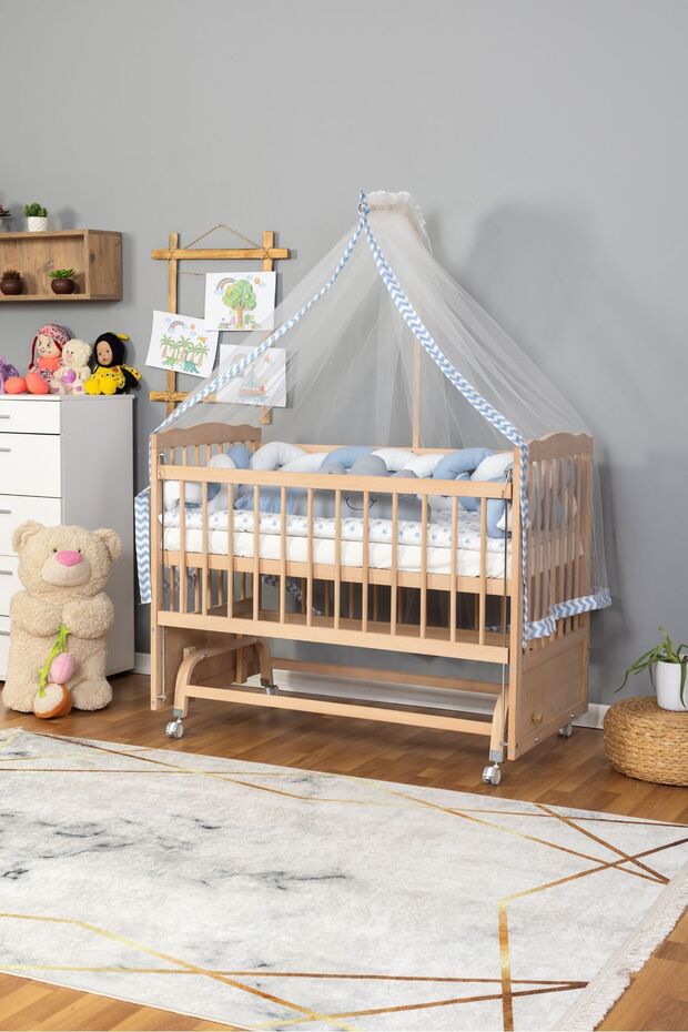Ahşap Beşik Anne Yanı Beşik Organik 60x120 - Mavi Beyaz Örgü Uyku Seti Seti + Yatak + Tekerlekli - 2