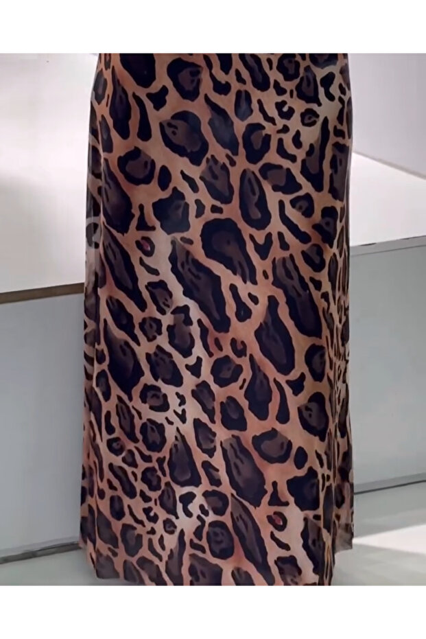 فستان شيفون طويل من الليكرا بقصة منخفضة وطبعة جلد الفهد - 2