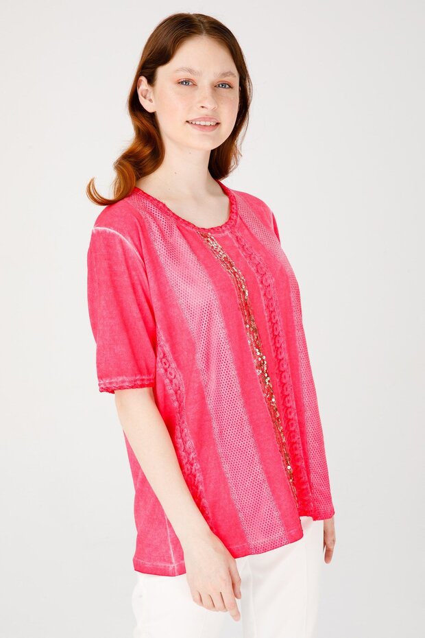 Women's Crew Neck Short Sleeve Leather Embroidered Combed Cotton Blouse Fuchsia