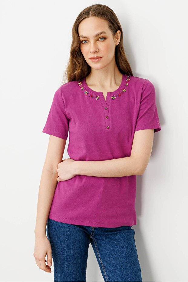 Women's Open Collar Beaded Embroidered Cotton T-Shirt Sıkıştırma