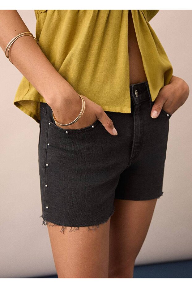 Zımbalı kot şort - 6