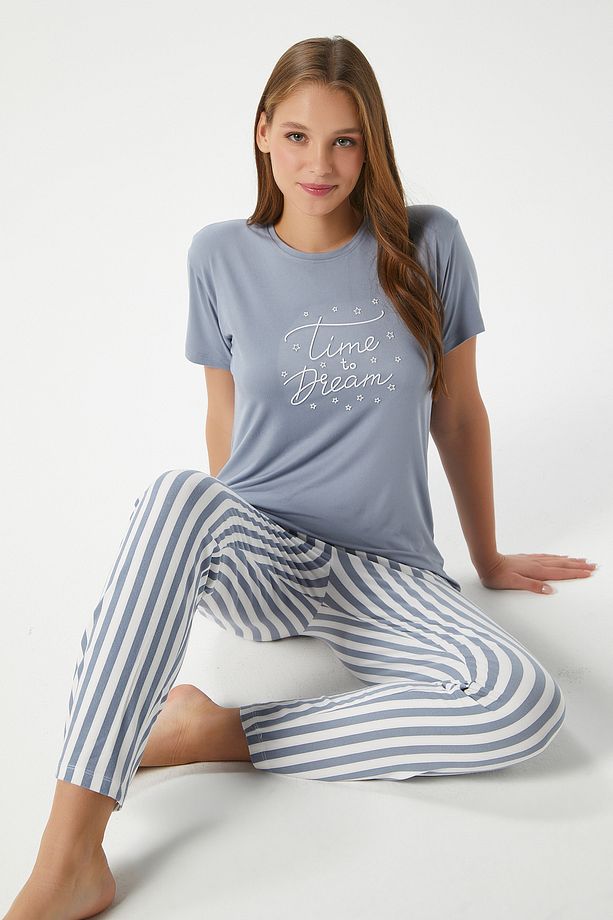 Kadın Time Yumuşak Doku Gri Çizgili Bisiklet Yaka Kısa Kollu Alt Üst Pijama Takımı - 1