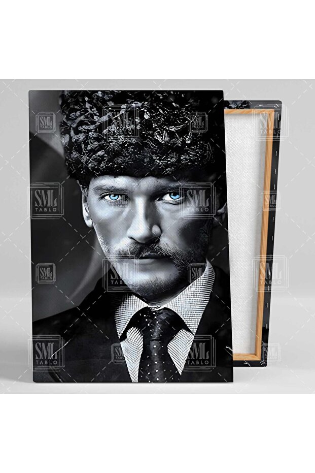 Mustafa Kemal Atatürk Bir Çift Mavi Göz Dikey Kanvas Tablo - 2