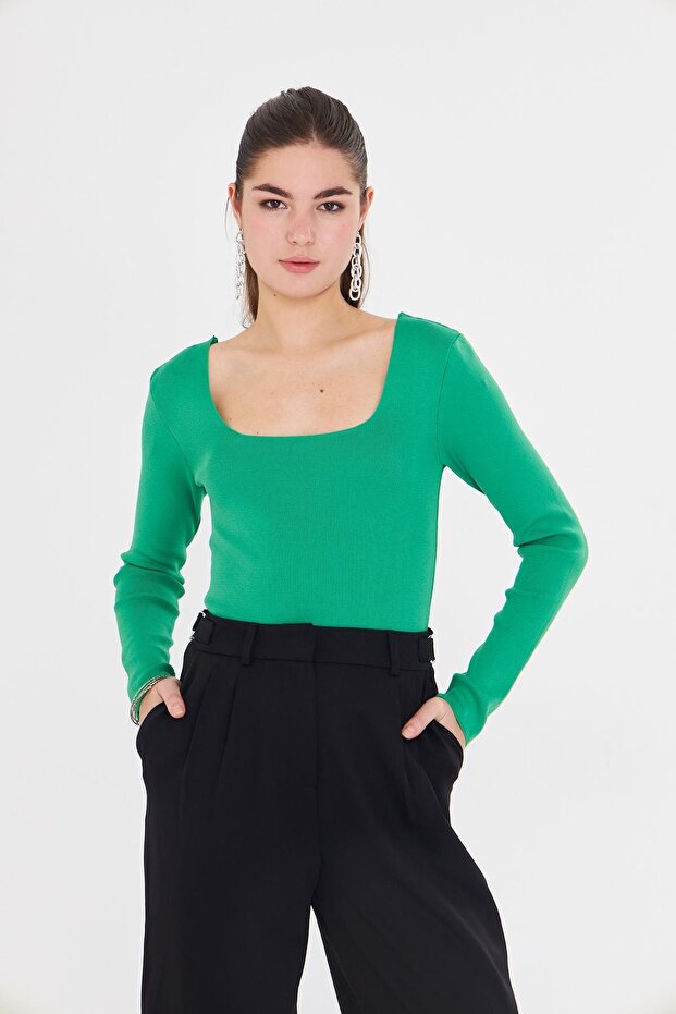 Geniş Yaka Triko - 1