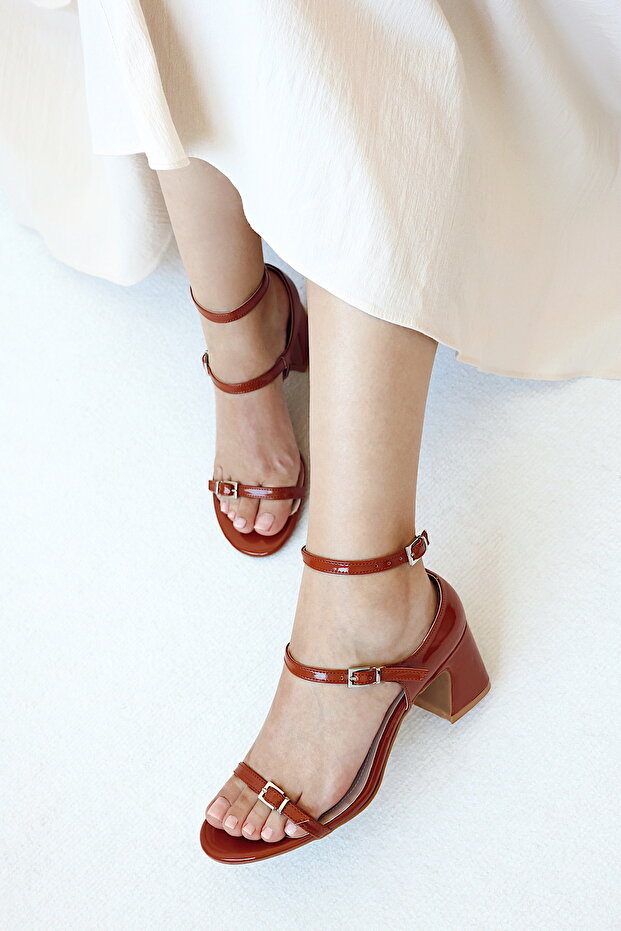 Keep Women's Mary Jane Closed Back Three-Striped Square Toe Helmet Short Block Heeled Shoes