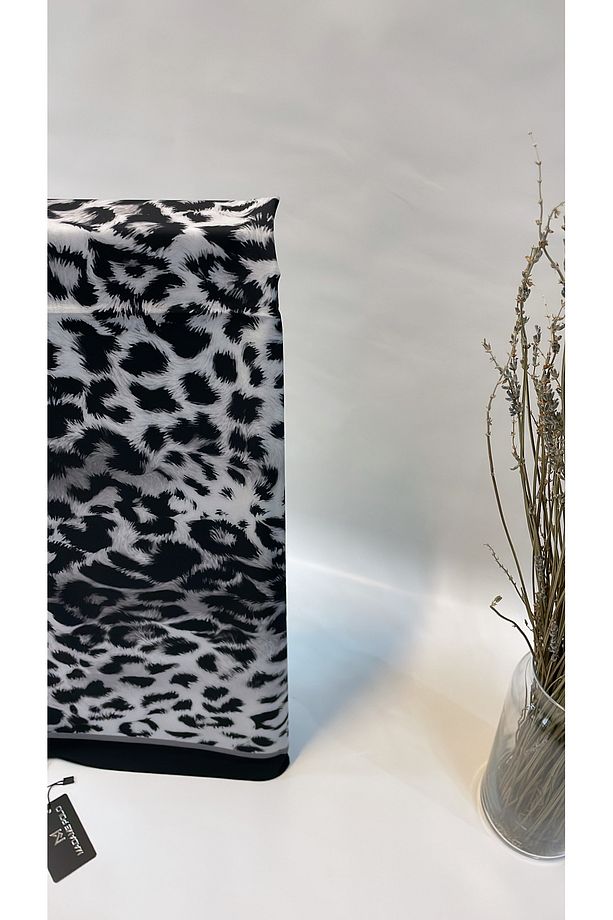 Şal - Moss Krep İpek Görünümlü Harika Şal Dökümlü Kaliteli Esnek Kumaş Moda Mağaza Leopar Desen - 2