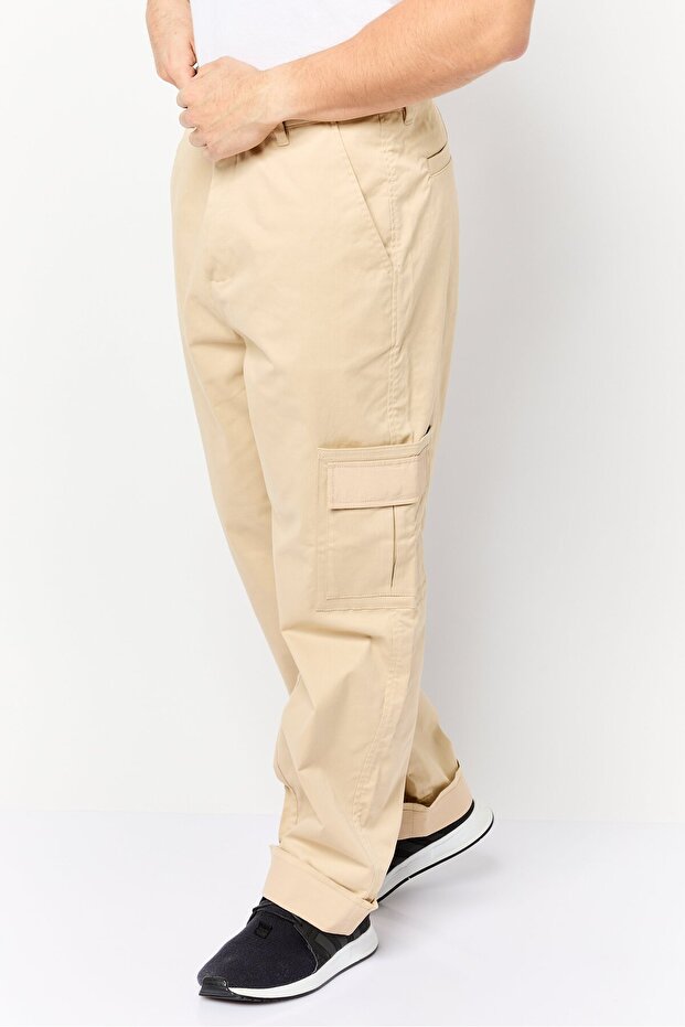 Men Regular Fit Solid Cargo Pant, Khaki - 3