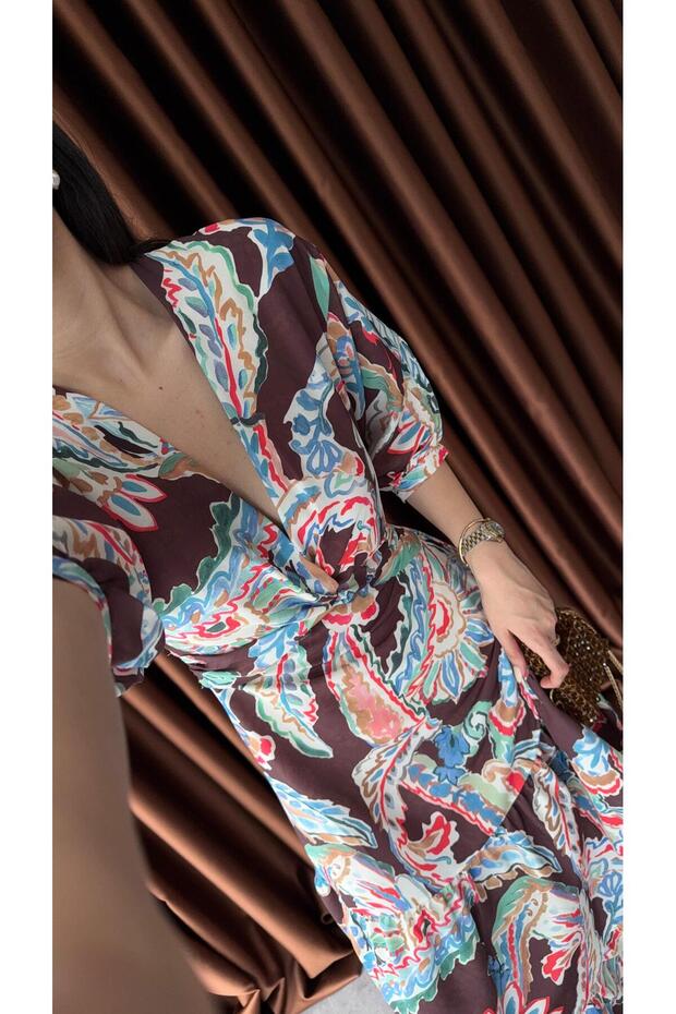 فستان طويل منقوش مع نافذة - 6