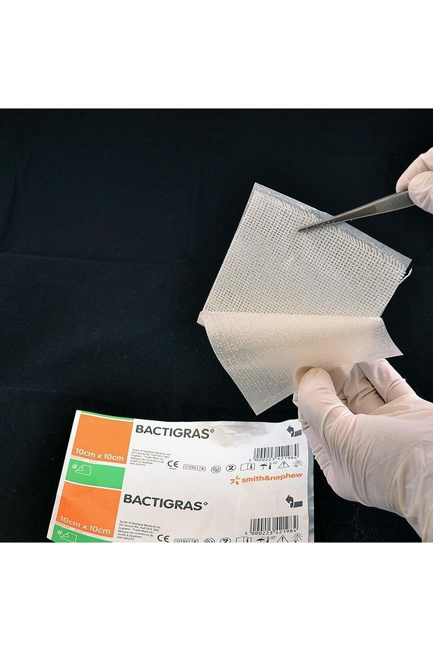 Antiseptik Sargı Yanık Ve Yara Bakım Örtüsü Tül. Tek Tek Sterilli 10x10 10 Adet - 4