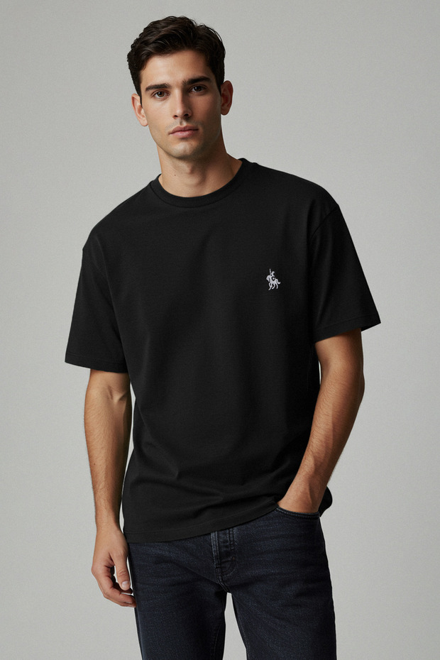 Siyah Regular/Normal Kesim At Nakış Detaylı %100 Pamuklu T-Shirt TMNSS24TS00056 - 2