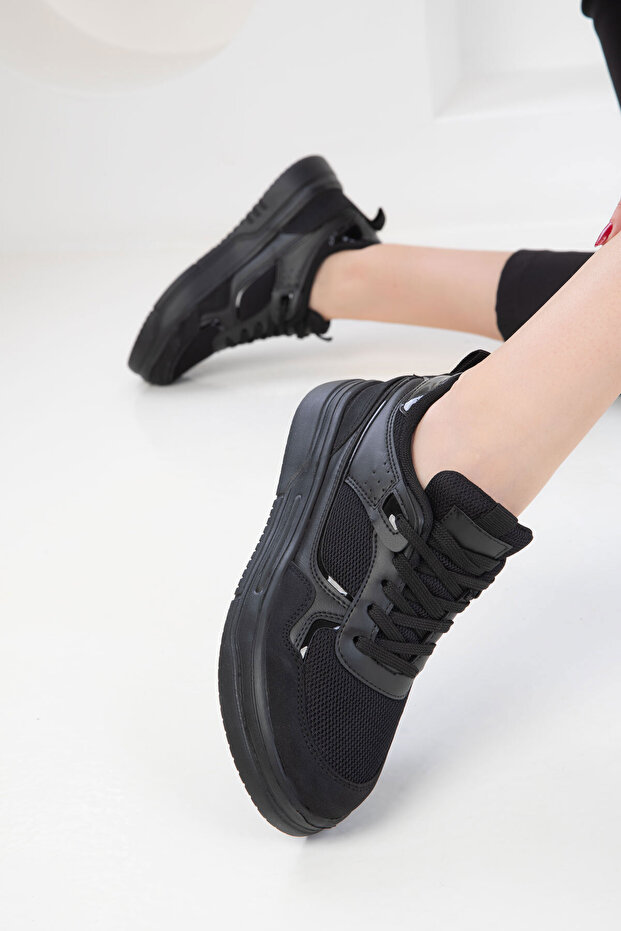 Schwarz-Schwarzer Damen-Sneaker 20440 - 1