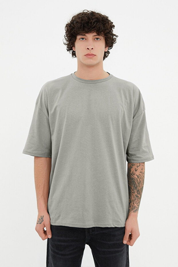 Gri Basic %100 Pamuklu Bisiklet Yaka Oversize/Geniş Kesim Kısa Kollu T-Shirt TMNSS22TS0318 - 6