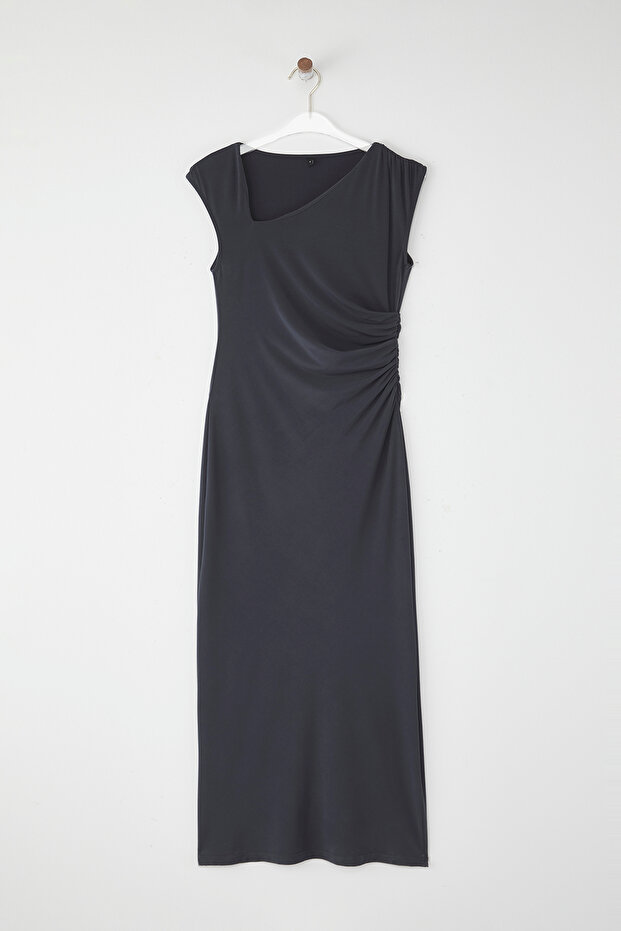 Antrasit Düz Büzgü / Drape Maxi Asimetrik Yaka Detaylı Örme Elbise TWOSS25EL00677 - 6