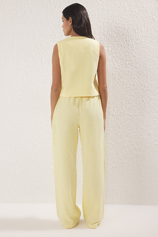 Blůza s lněným vzhledem se žlutou mašlí a široké kalhoty s tkaným spodním dílem - Top Set TWOSS25AU00034 - 4