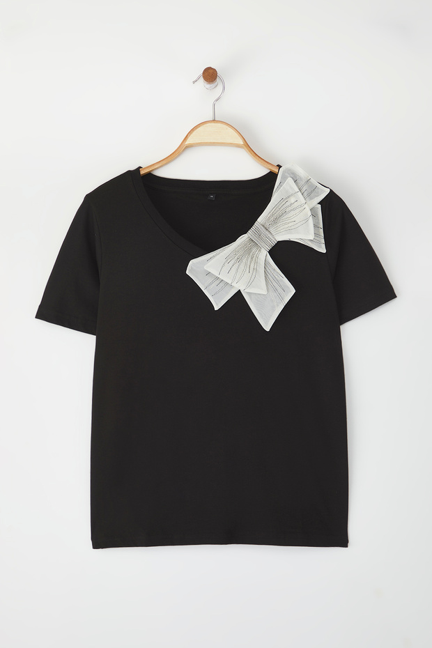 Siyah Fiyonk Aksesuar Detaylı Oversize/Geniş Kalıp Örme T-Shirt TWOSS25TS00044 - 6