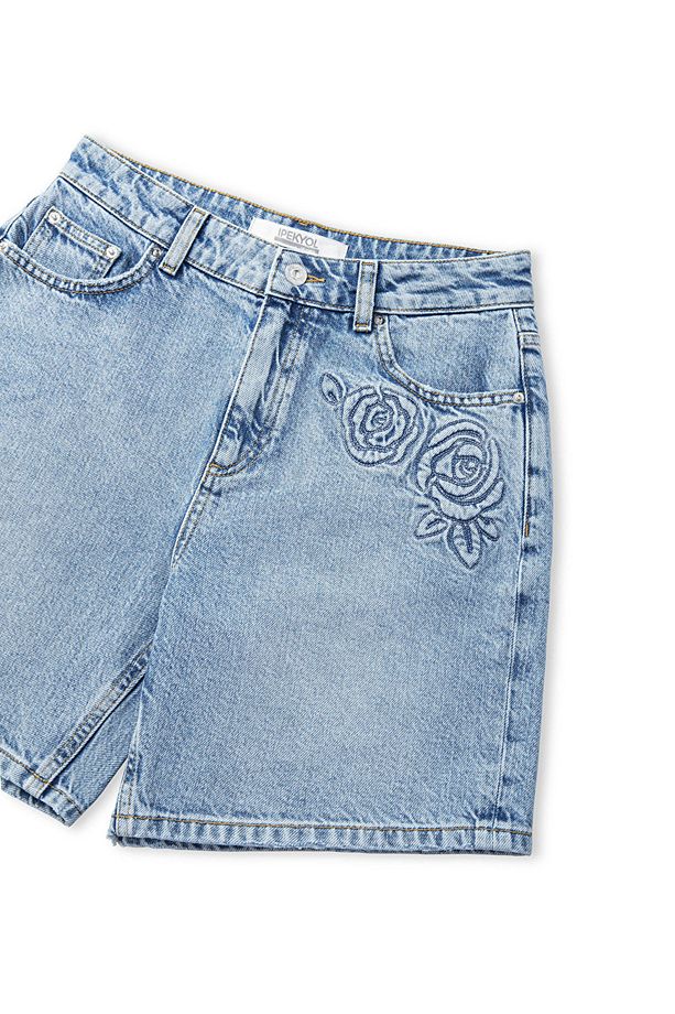 Çiçek motifli denim şort - 4