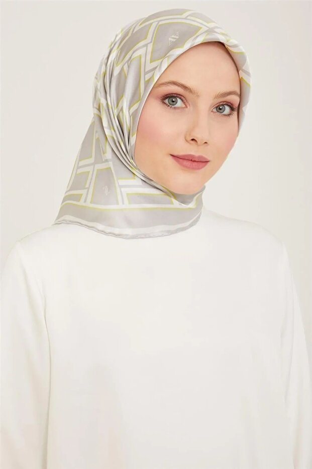 وشاح حريري تويل