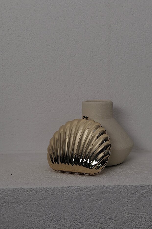 Metallic Sea Shell Oyster Evening Dress Bag