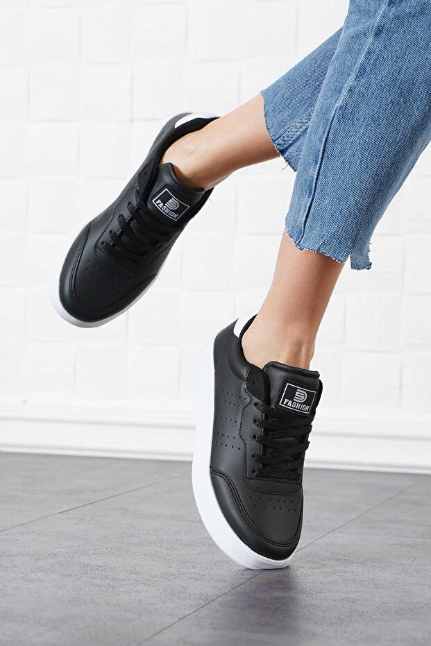 Yeha Side Studded Women's Sports Shoes Black - White Sole