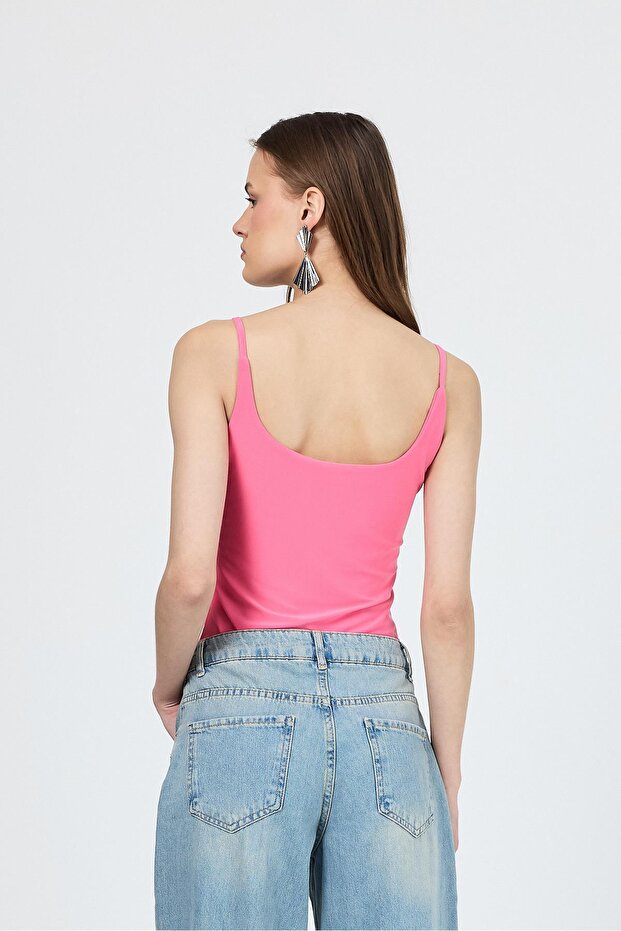 بدلة للجسم بحزام رفيع وردي اللون 13255 - 5