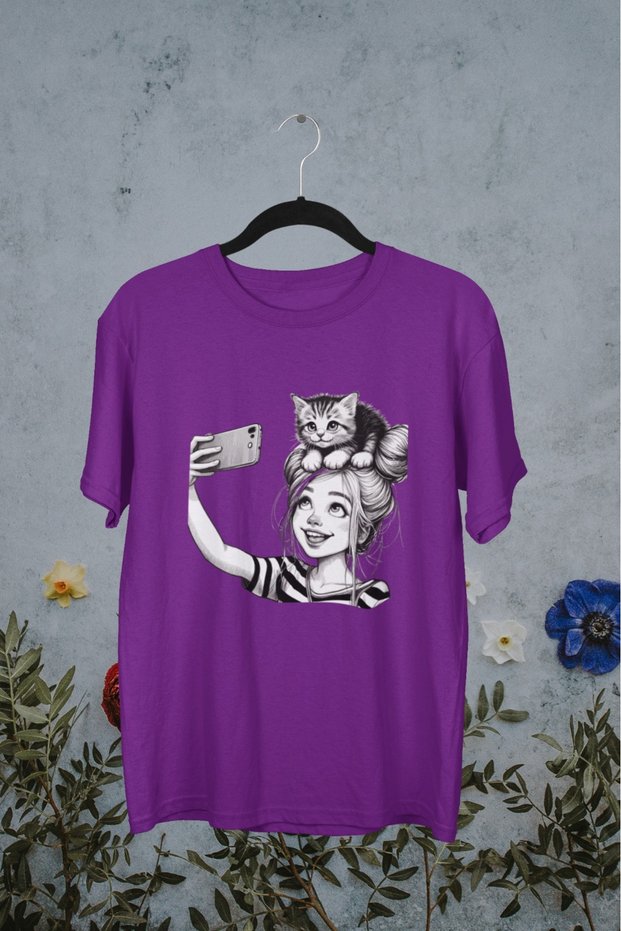 Girl/Woman/Mother Cat Poz- Transfer Printed Round Neck Short Sleeve T-Shirt