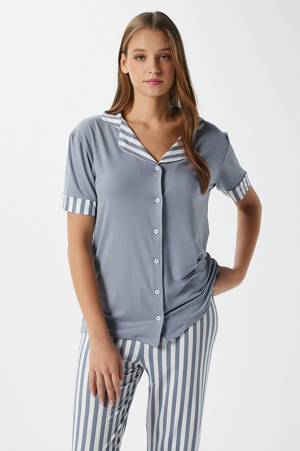 Kadın Elena Yumuşak Doku Gri Çizgili Ön Düğme Kısa Kollu Pijama Takımı - 1