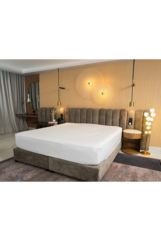 5-Star Hotel Quality Plain Fitted Sheet – 250TC (White)
