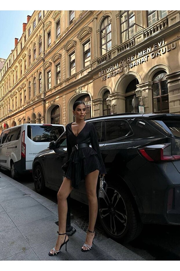 Kemerli Piliseli Degaje Yaka Şortlu Mini Elbise - 6