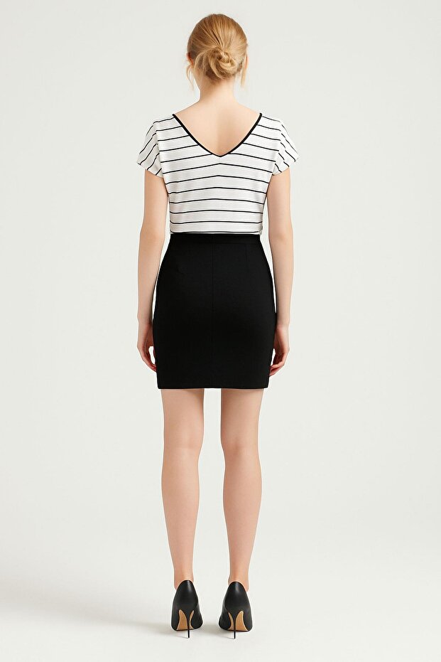 Ön ve Arka V Yaka Basic Pamuklu Tişört - 3