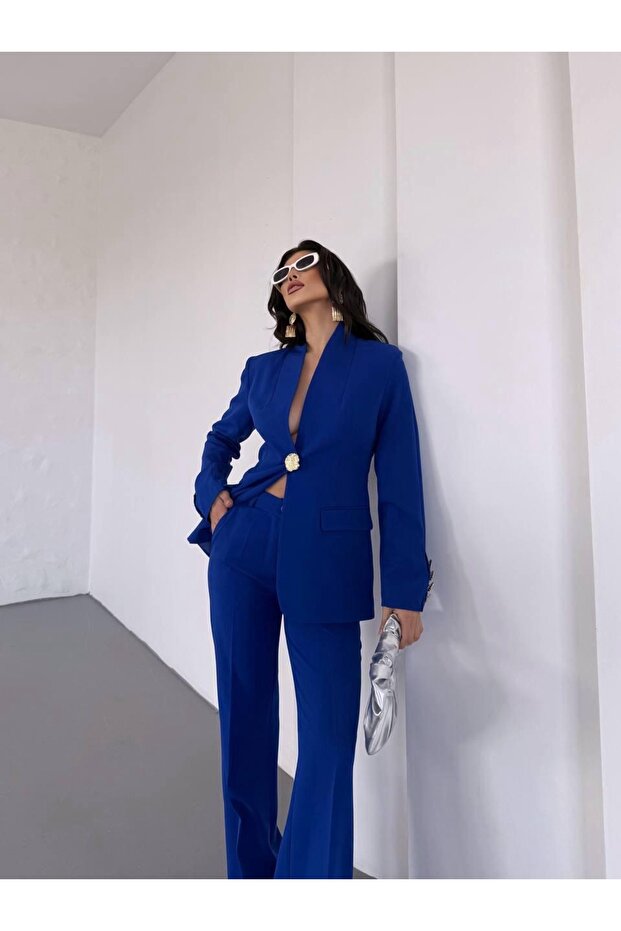 بدلة بليزر مزدوجة بزر واحد باللون الذهبي - 3