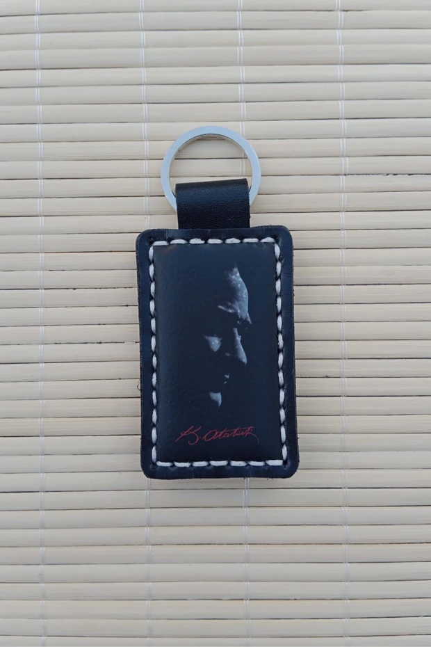 Special Design Signed Genuine Leather Gift Keychain with Ataturk Silhouette