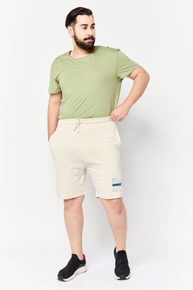 شورت رجالي أساسي بطبعة جرافيكية، بيج - 4