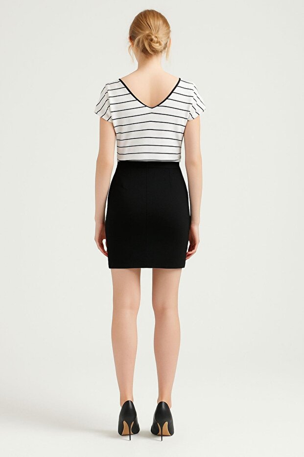 2 Pieces Front and Back V-Neck Basic T-Shirts - 4