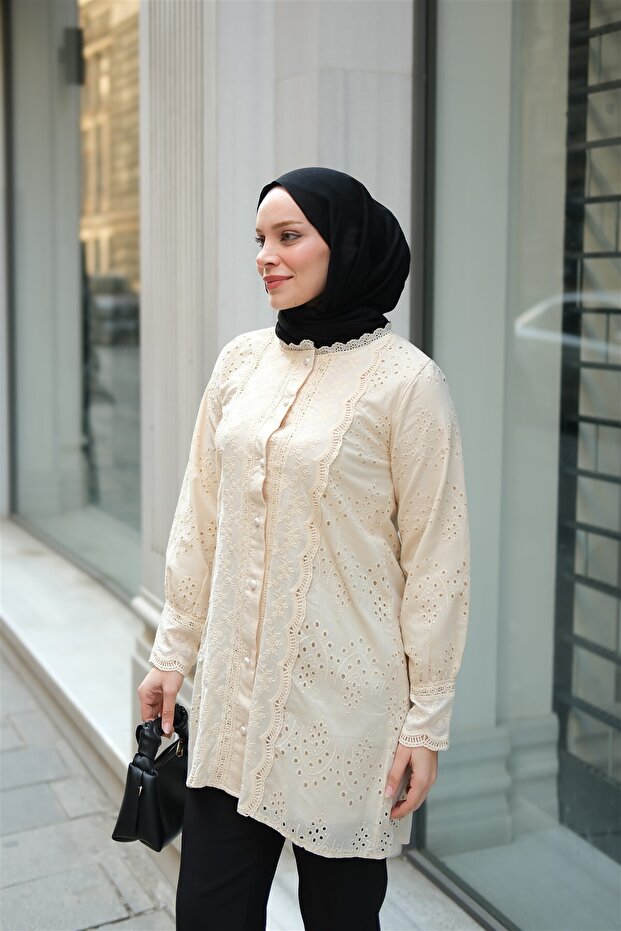Women's Oversize Shirt with Guipure Detail on the Front, Cream
