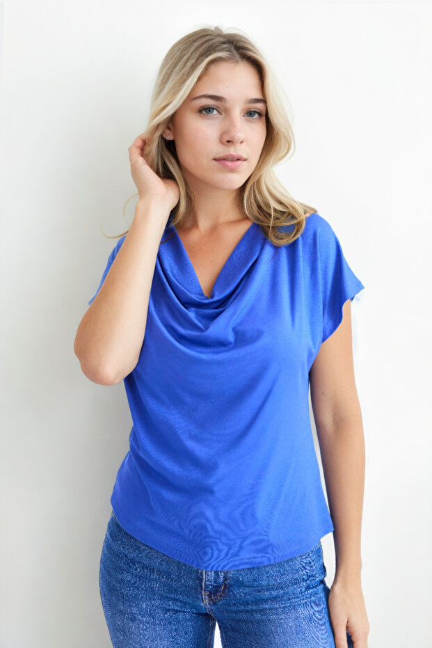 Degaje Yaka Dökümlü Bluz - 4