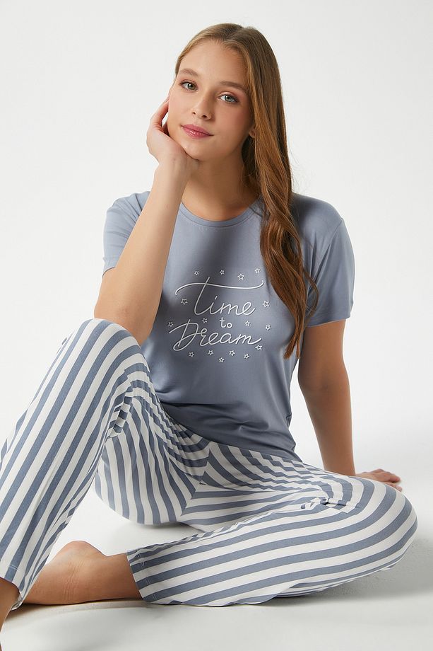 Kadın Time Yumuşak Doku Gri Çizgili Bisiklet Yaka Kısa Kollu Alt Üst Pijama Takımı - 3
