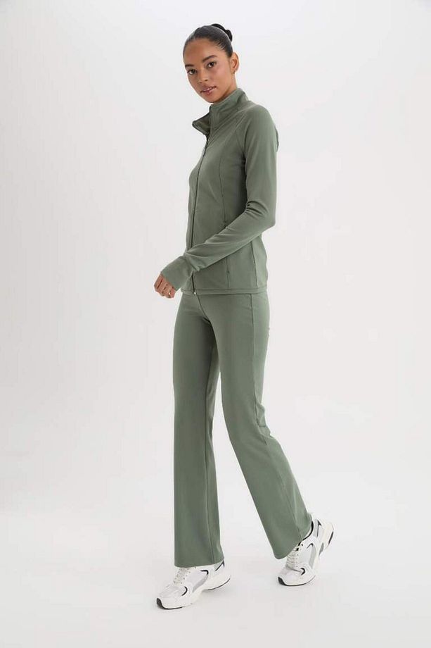 Yeni Sezon DeFactoFit Flare Fit Sporcu Eşofman Altı İspanyol Paça Standart Boy Basic Düz - 4