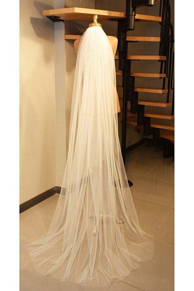 Bridal Veil-Wedding Veil Off White 2 Meters Length 3 Meters Width Oval Cut with Comb Intense Imagination Tulle