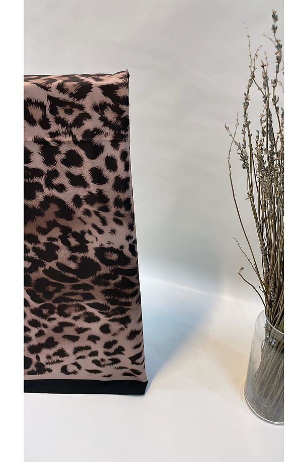 Şal - Moss Krep İpek Görünümlü Harika Şal Dökümlü Kaliteli Esnek Kumaş Moda Mağaza Leopar Desen - 2