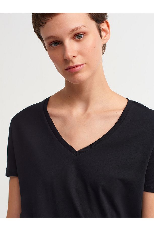 3470 V Yaka Basic T-shirt-siyah - 4