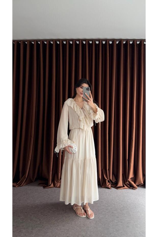 Rochie crem cu volane - 1