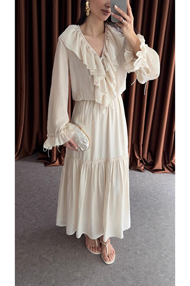 Rochie crem cu volane - 5