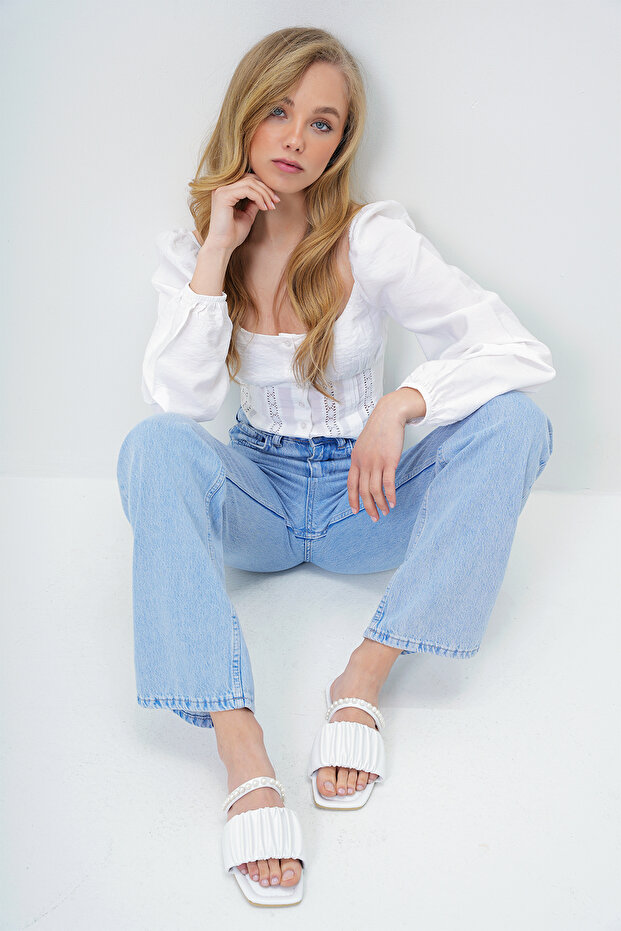 Dámské bílé ploché pantofle z umělé kůže s dvojitým pruhem ALC-X14014 - 3